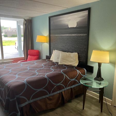 Super 8 by Wyndham Kingsland Hotel Bagian luar foto