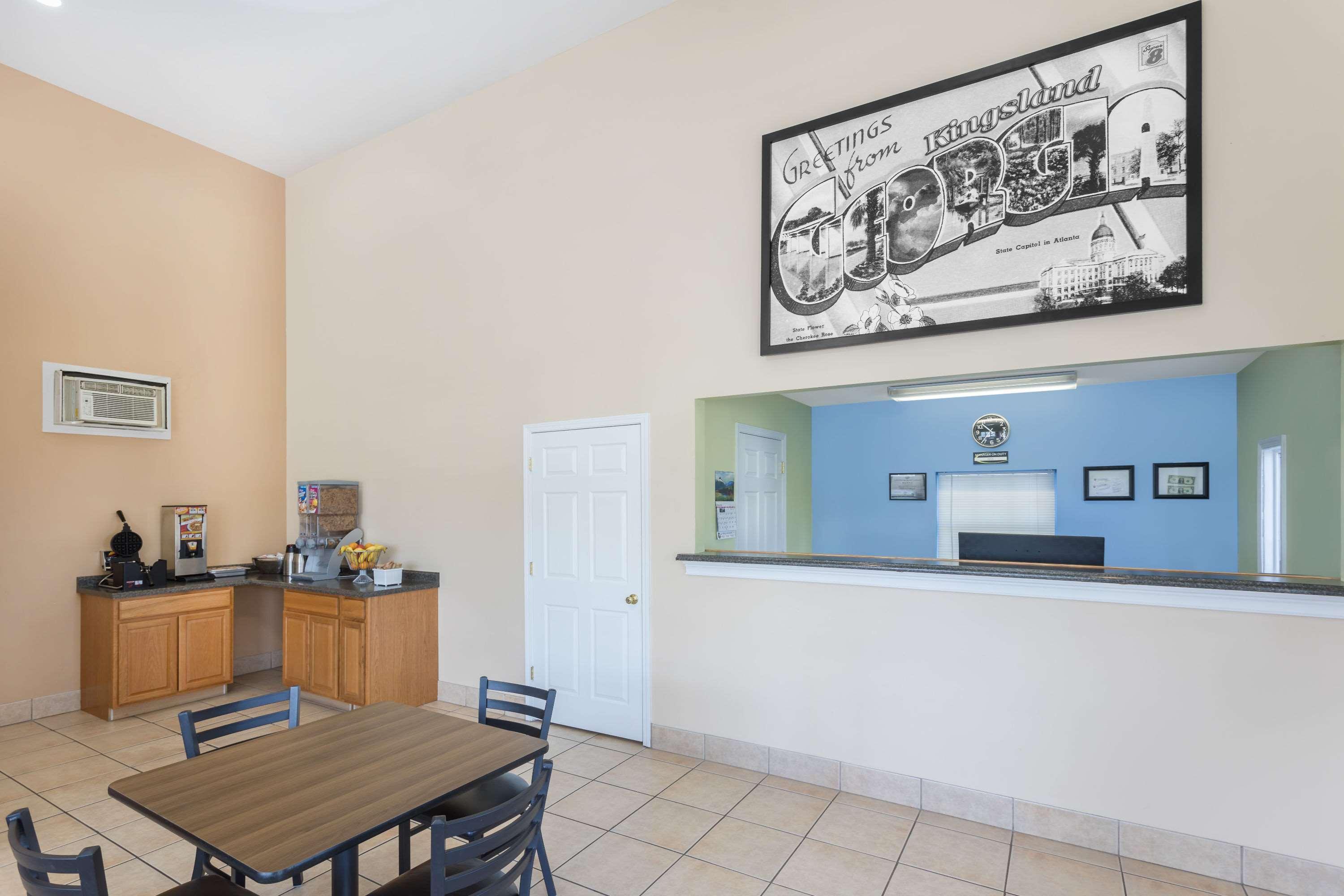 Super 8 by Wyndham Kingsland Hotel Bagian luar foto