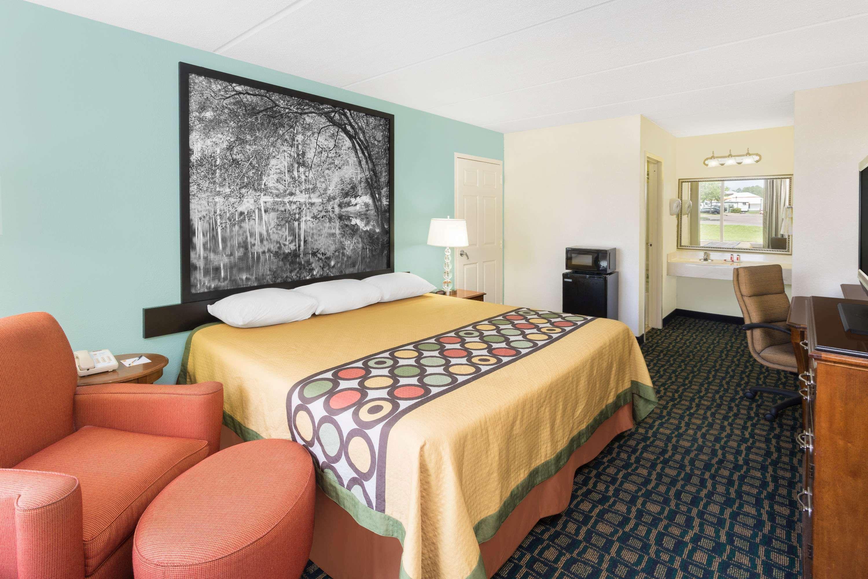 Super 8 by Wyndham Kingsland Hotel Bagian luar foto