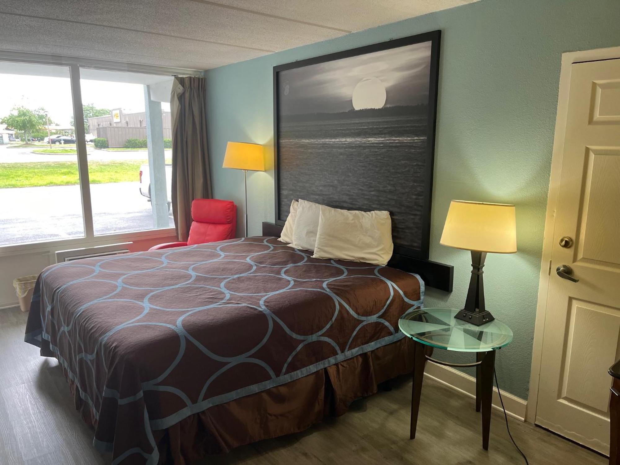 Super 8 by Wyndham Kingsland Hotel Bagian luar foto