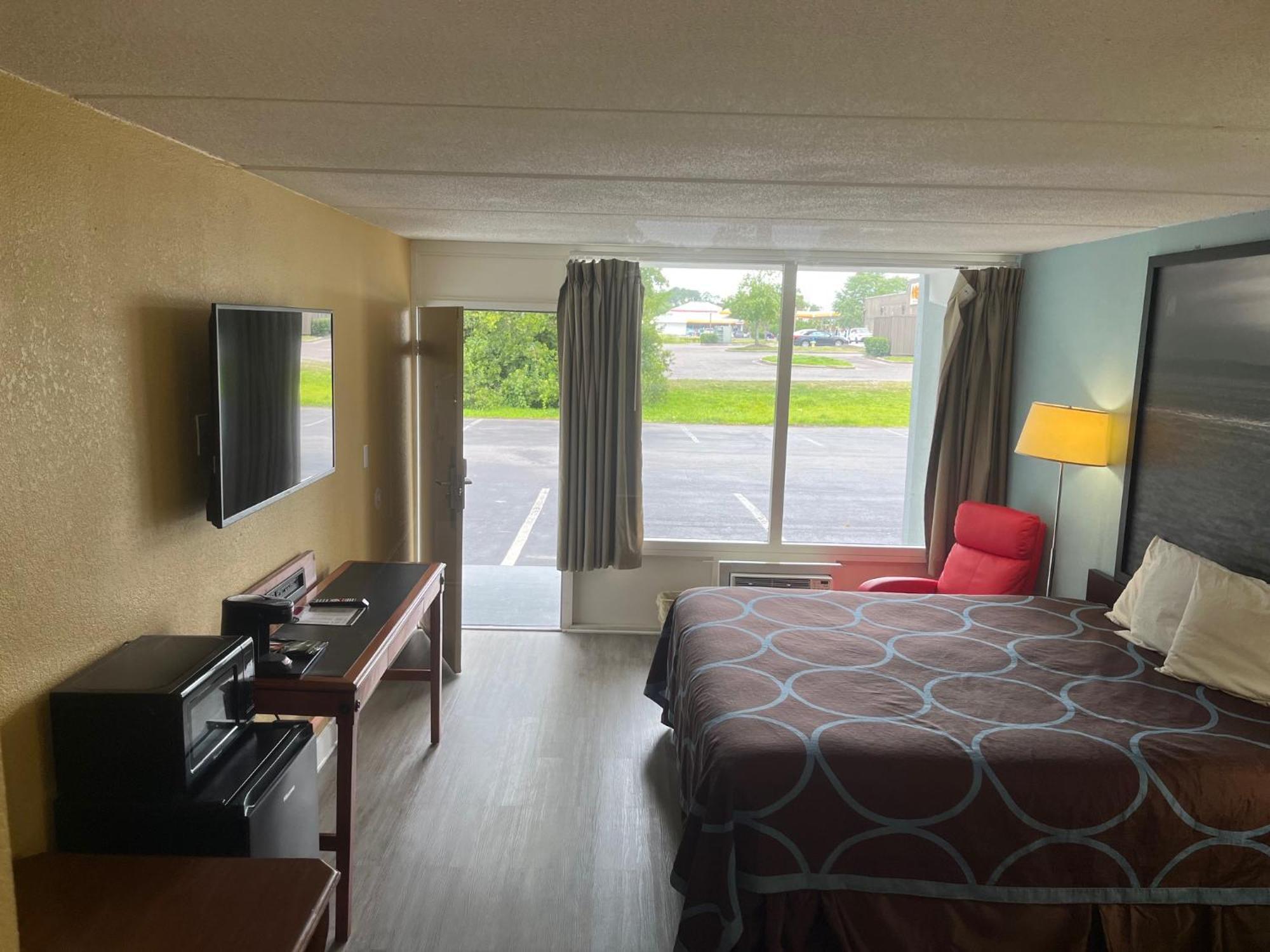 Super 8 by Wyndham Kingsland Hotel Bagian luar foto