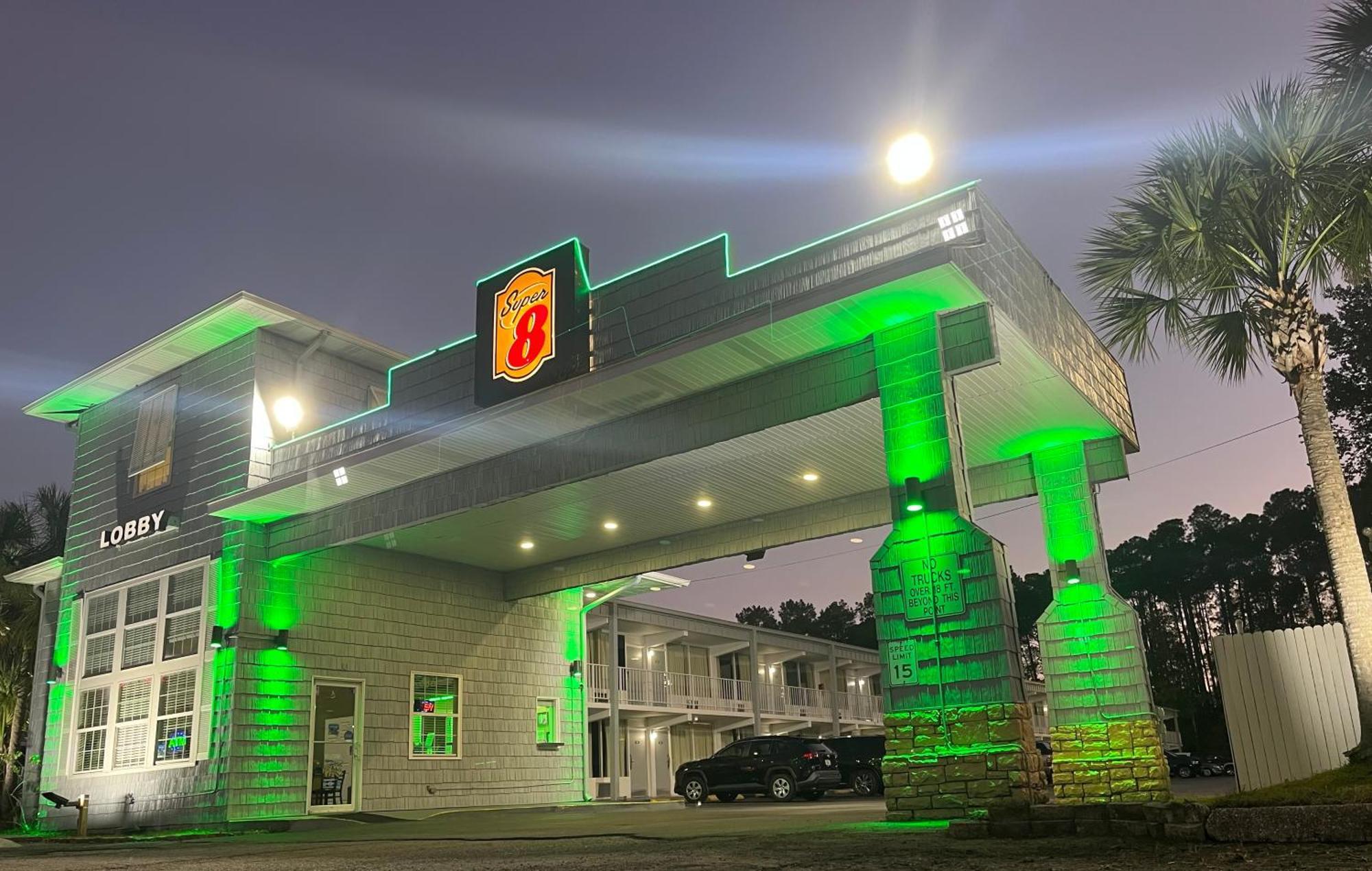 Super 8 by Wyndham Kingsland Hotel Bagian luar foto