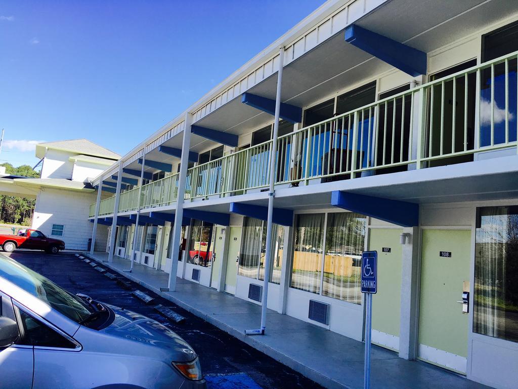 Super 8 by Wyndham Kingsland Hotel Bagian luar foto